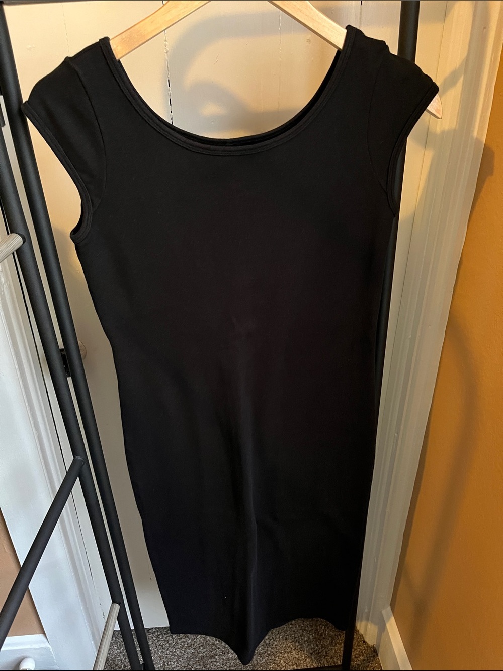 Black Cap-Sleeve Women's Dress